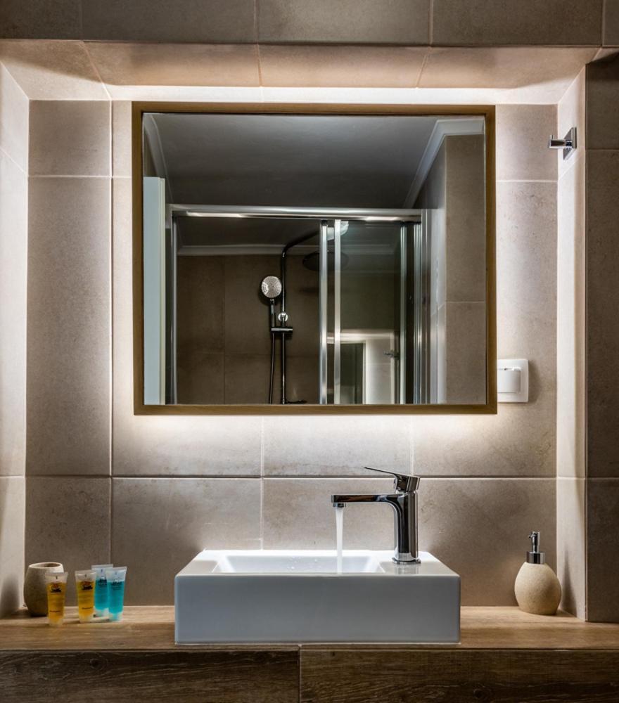 Anemi Suites Adamantas  Habitación foto